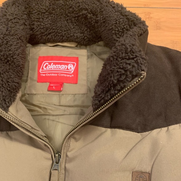 NWOT.. Men’s Lrg. Coleman,Brown&Khaki winter vest - Picture 2 of 4